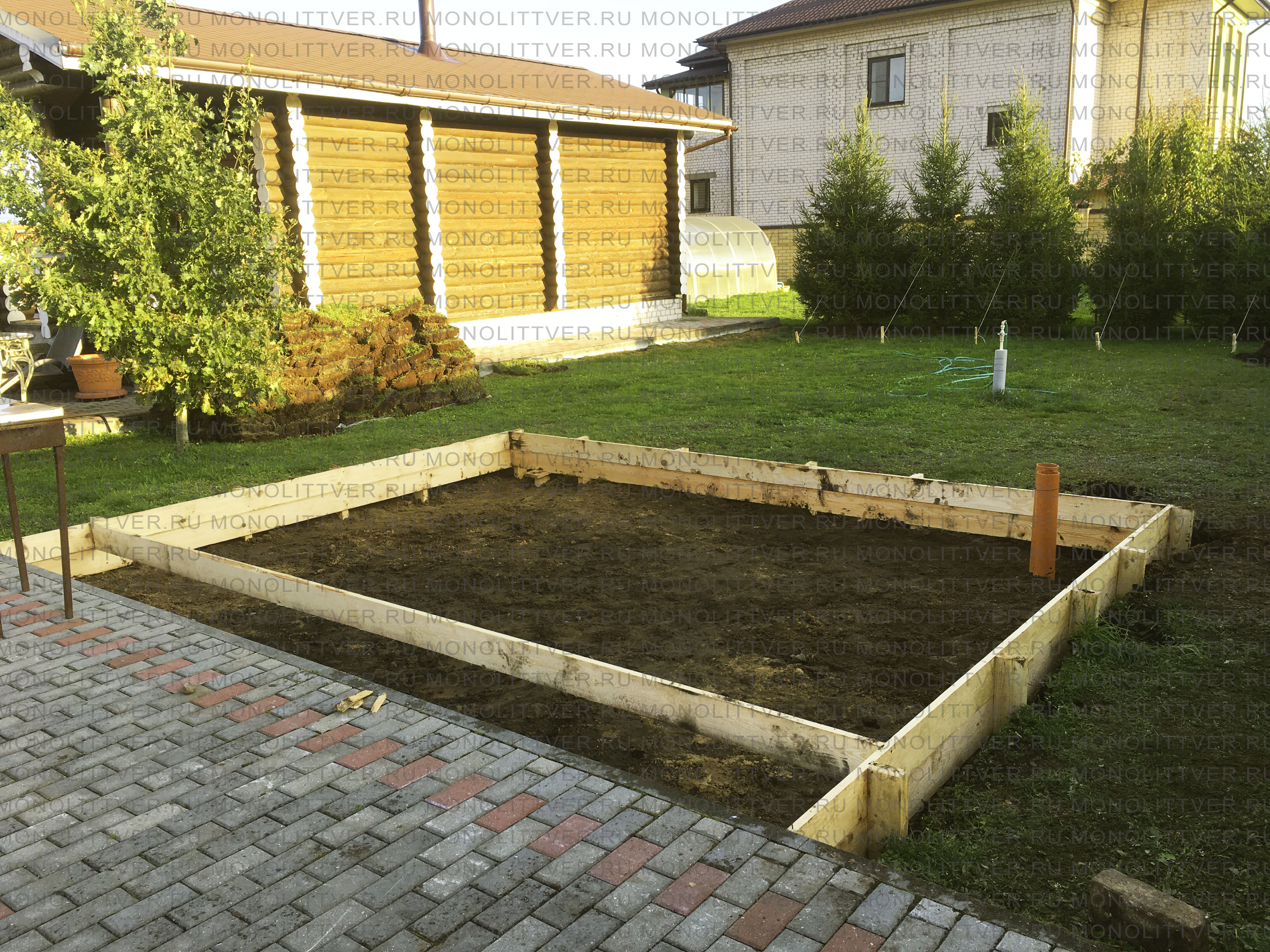 Монтаж опалубки для монолитной плиты